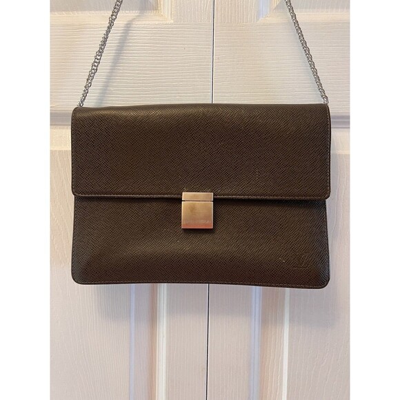 Louis Vuitton Taiga dark Brown Leather Clutch  Condition AB date Code 0094 - Picture 1 of 14